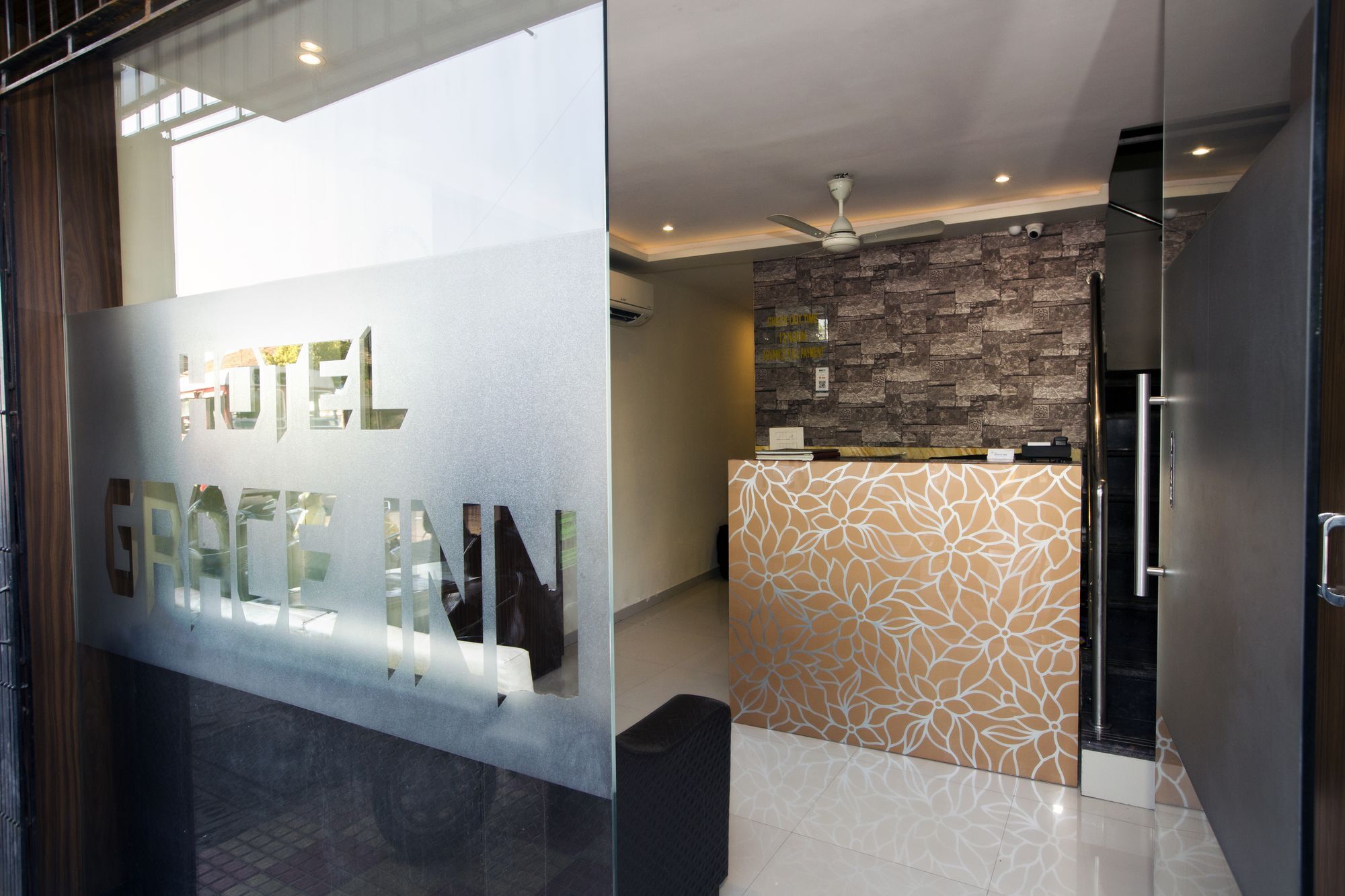 Hotel Grace Inn Mumbai Kültér fotó